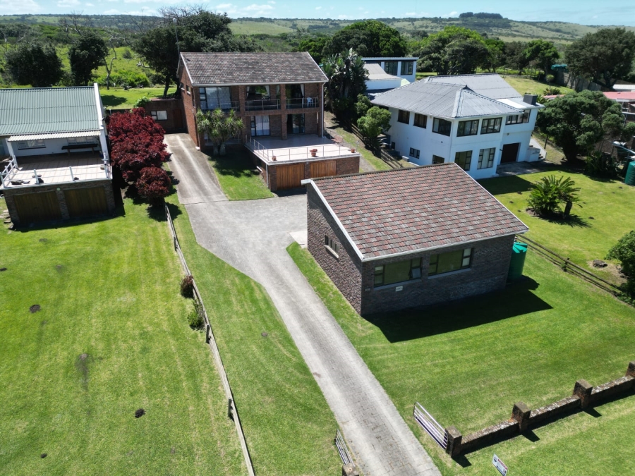 4 Bedroom Property for Sale in Marshstrand Eastern Cape